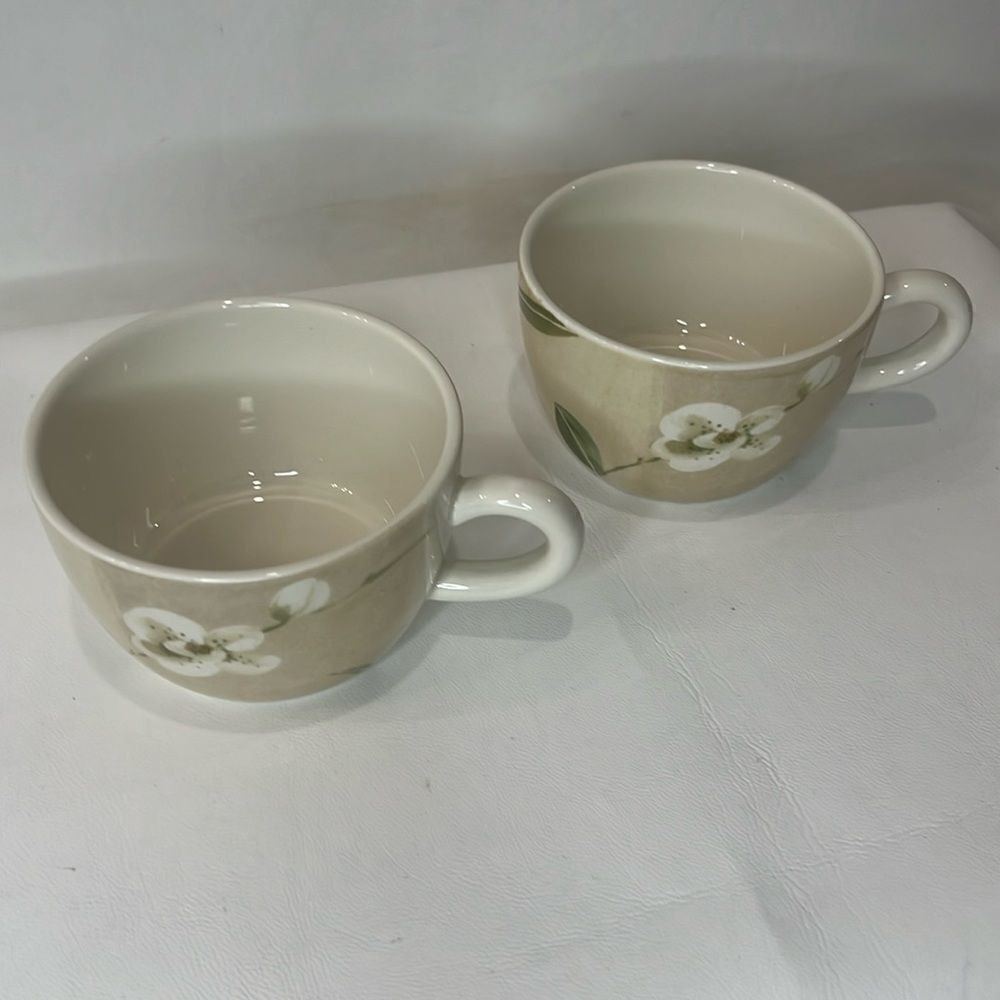 Crate & Barrel Orchid Coffee Cup Set 2 Made England 12 Oz  Each Floral Beige